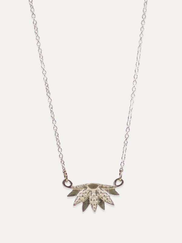 Bloom Necklace "new beginnings"