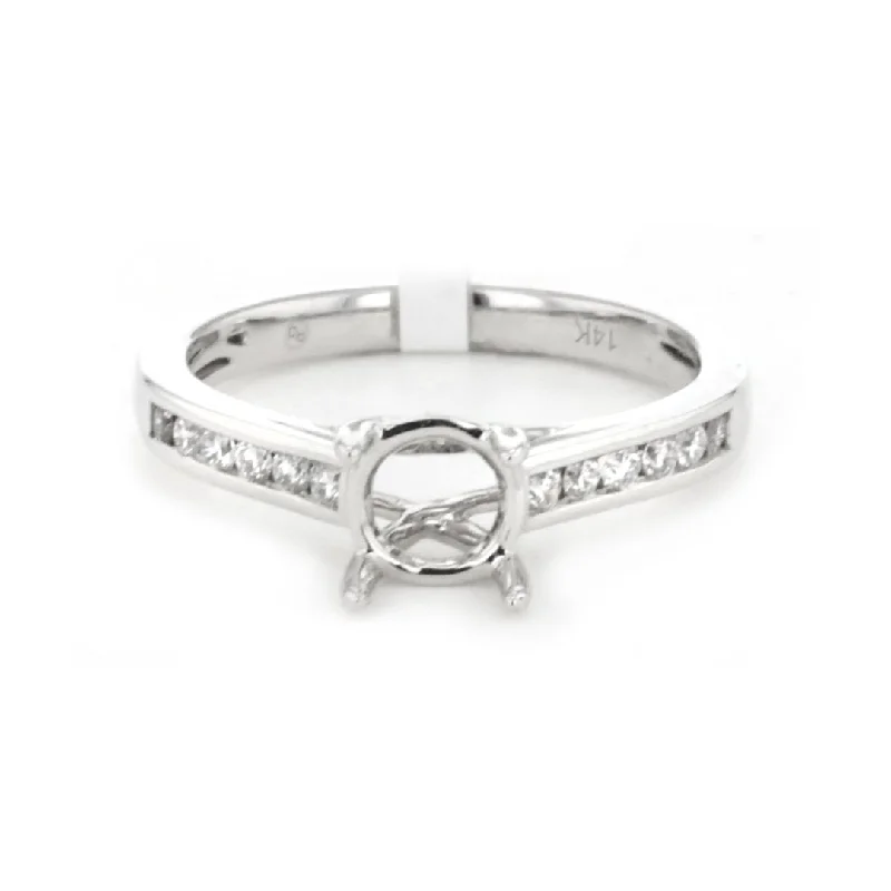 0.23 ctw Diamond Solitaire Engagement Ring